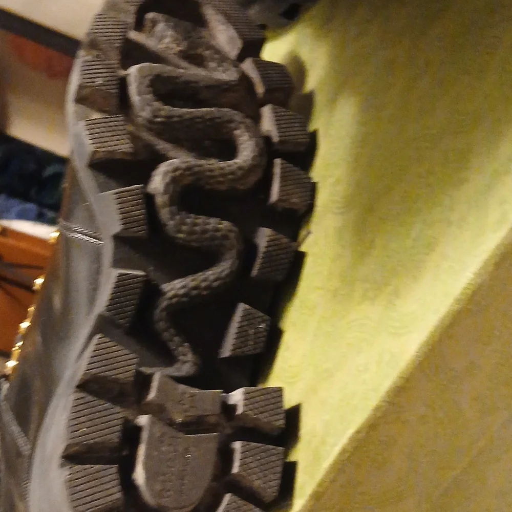 Authentic Gucci Boots - Picture 6 of 7